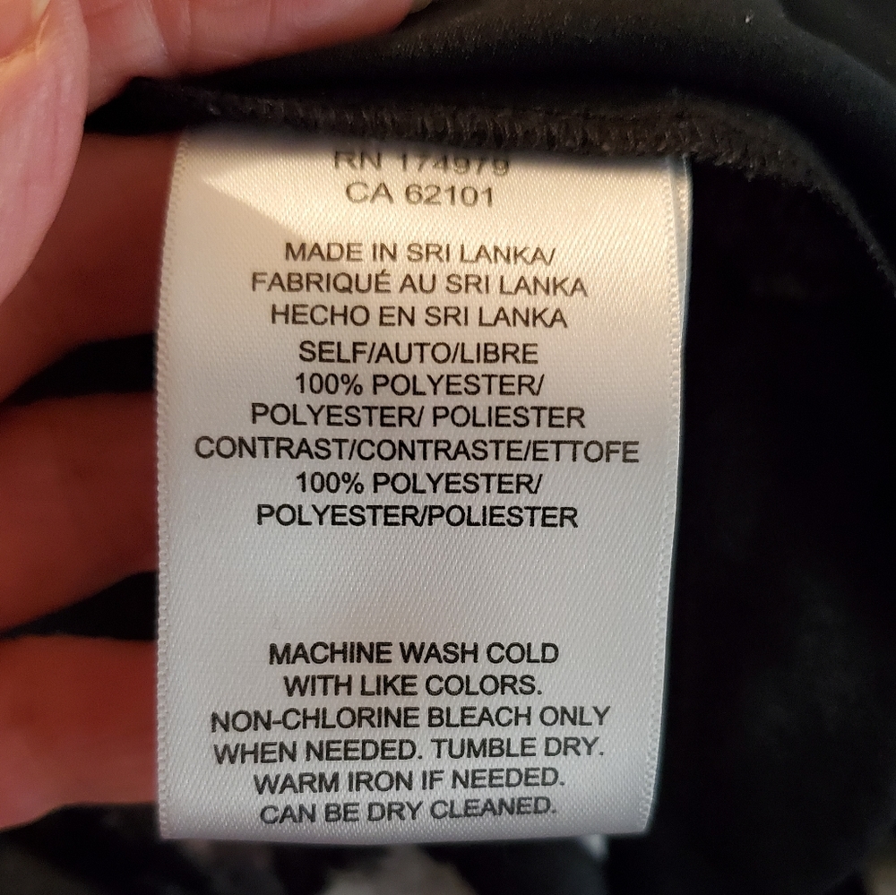 BCBG Maxazria Black White Floral Sleeveles Summer Top - Picture 8 of 8